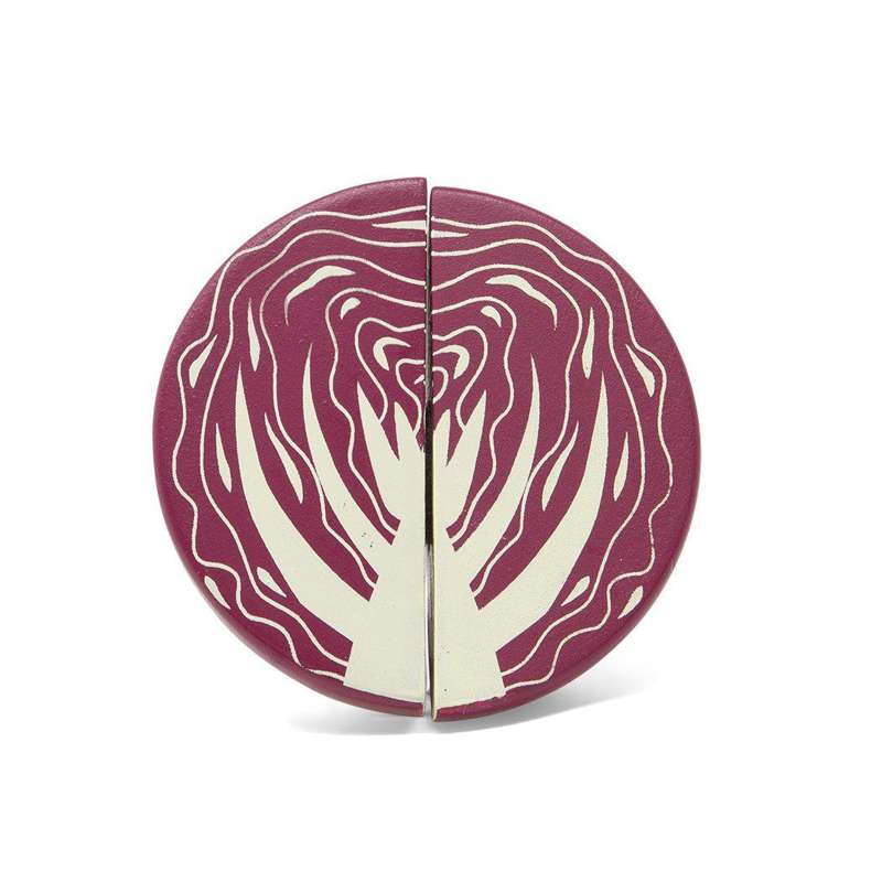 MaMaMeMo Body food red cabbage in wood