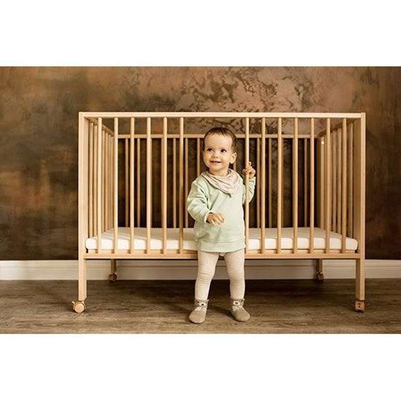 TiSsi Foldable crib TiSsi in solid beech - natural including foldable mattress